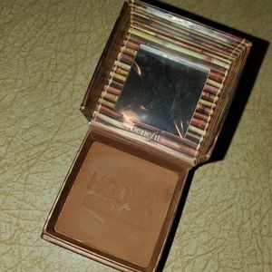 Benefit™️ Hula Carmel Bronzer